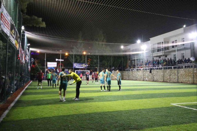 Kalkan Halı Saha Turnuvası Tamamlandı