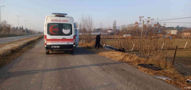 Yoldan Çıkan Otomobil Tarlaya Uçtu: 1 Yaralı