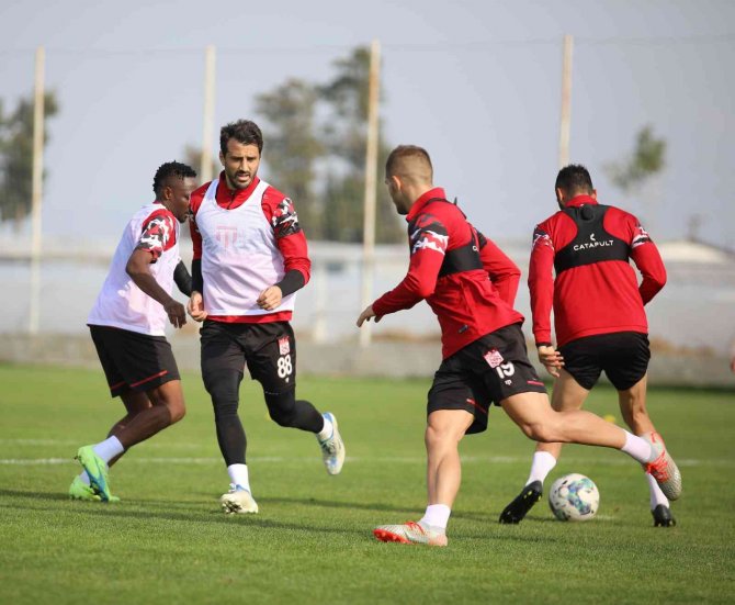 Sivasspor Pas Çalıştı