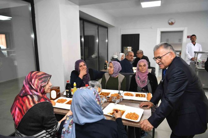 Hasta Yakınlarına 5 Yıldızlı Otel Konforunda Hizmet: Hasta Ve Hasta Yakınları Misafirhanesi