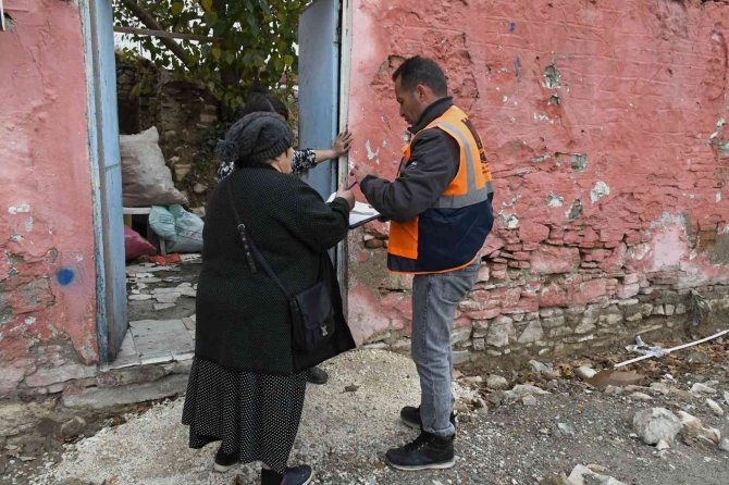 Kuşadası’nda 2 Bin Aileye 400 Ton Kömür Yardımı Yapılacak
