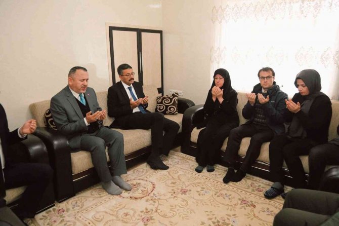 Türk Sinemasının Bilge Yönetmeni Kütahyalı Ahmet Uluçay Dualarla Anıldı