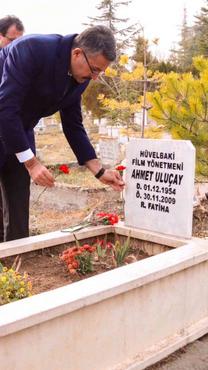 Türk Sinemasının Bilge Yönetmeni Kütahyalı Ahmet Uluçay Dualarla Anıldı