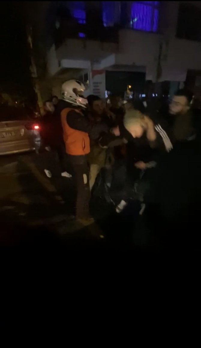 Maltepe’de Kaza Sonrası “Arabamı Mahvettin” Tartışması Motosikletli İle Yumruklu Kavgaya Dönüştü
