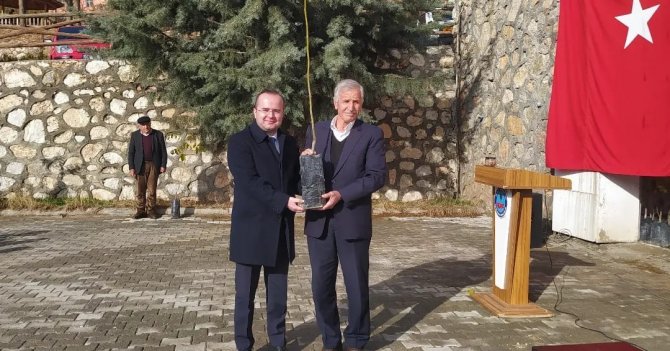 Çelikhan’da 2 Bin Adet Ceviz Fidanı Dağıtıldı