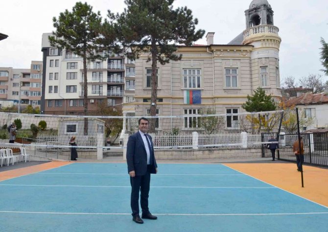 Bulgaristan’daki Osmanlı Mektebine Osmangazi Hizmeti