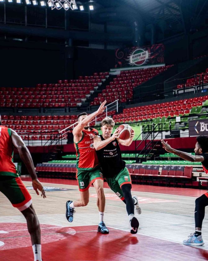 Pınar Karşıyaka, A.efes’e Hazırlanıyor