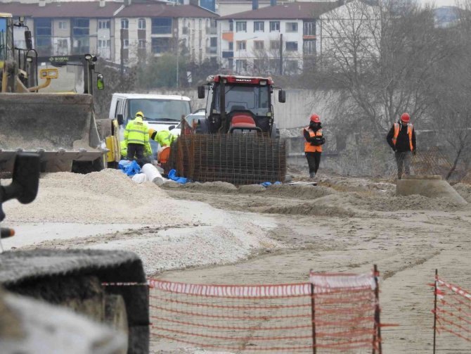 Halkalı-çerkezköy-kapıkule Hızlı Tren Hattı İnşasının Yarısından Fazlası Tamamlandı