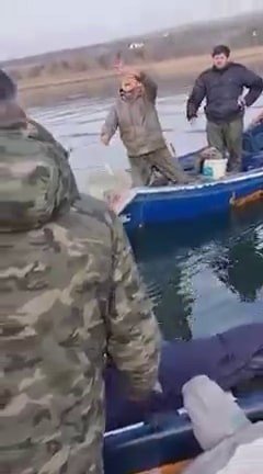 Gölün Ortasında Kayıktan Kayığa Ağ Kavgası: Böyle Tehdit Etti