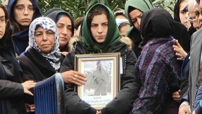 Pençe-kilit Operasyonu’nda Şehit Olan Halil İ̇brahim Yiğit Son Yolculuğuna Uğurlandı