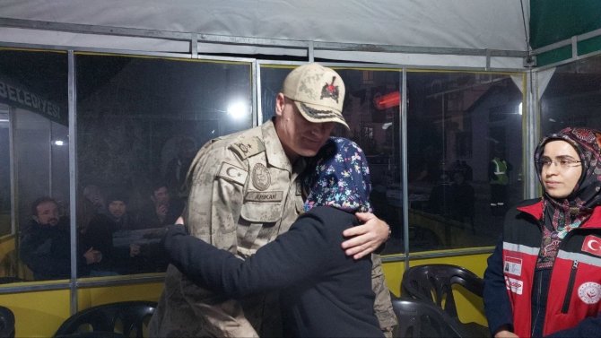Şehit Annesinden Erdoğan Ve Bahçeli’ye Yürekleri Titreten Selam