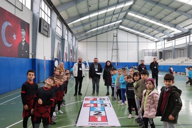 Geleneksel Çocuk Oyunları Şenliği Başladı
