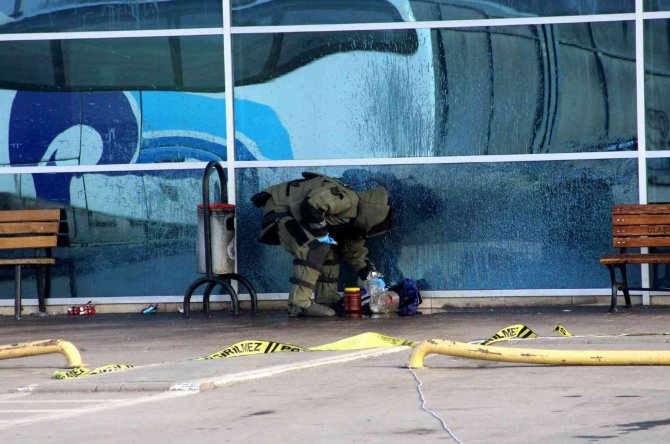 Bomba Şüphesiyle Patlatıldı İçinden Salça Çıktı