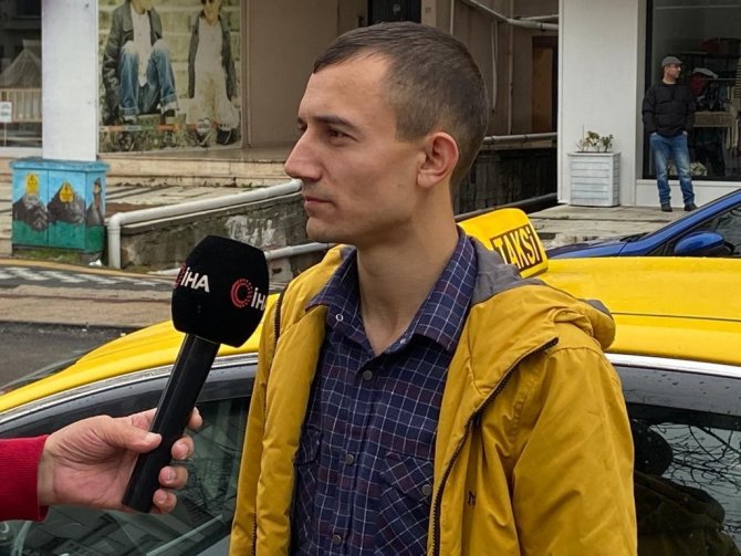 Sahte Doktor Taksiciyi De Kandırmış: Taksicinin Eşini, Annesine Doktor Diye Tanıtmış