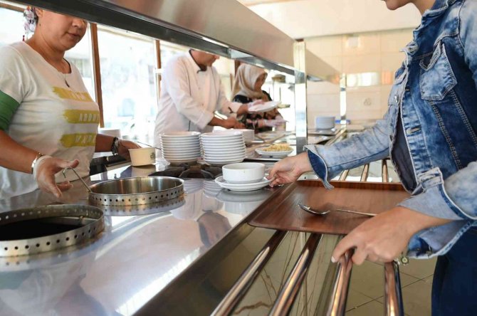 Tarsus’ta Öğrencilere Ücretsiz Sıcak Çorba