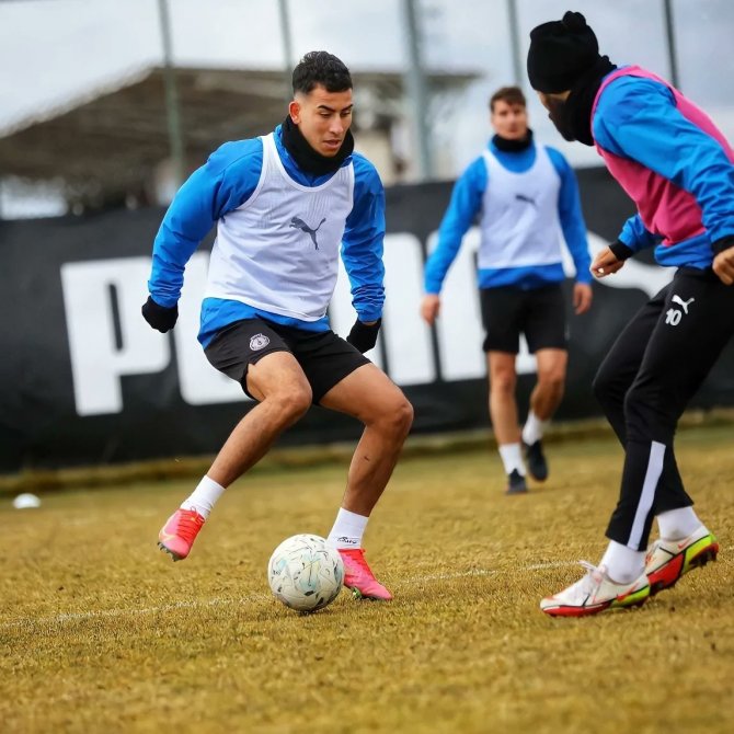 Afyonspor, Arnavutköy Belediyespor Maçı Hazırlıklarına Başladı