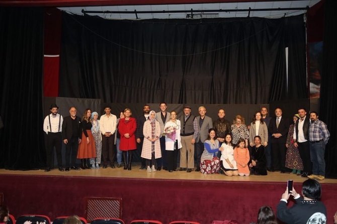 Belediye Başkanı Minik Hasta İçin Oyunculuk Yaptı