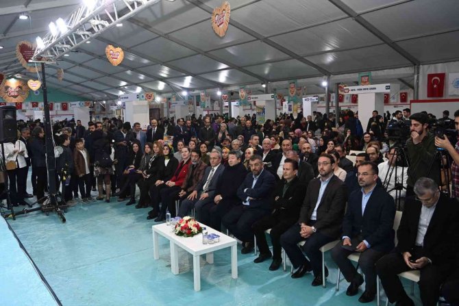 Sezai Karakoç Anısına Düzenlenen “5. Tuzla Kitap Fuarı” Kapılarını Açtı