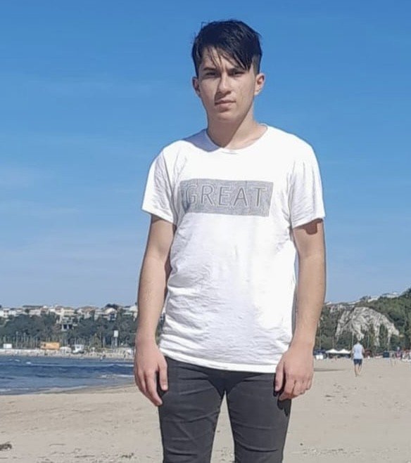 "Okula Gidiyorum" Diye Evden Çıkan Lise Öğrencisi 2 Gündür Kayıp
