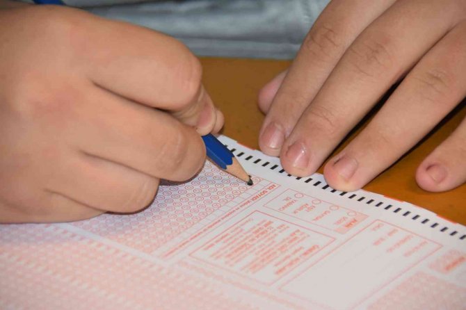 Belediyeden Üniversite Adaylarına Ücretsiz Deneme Sınavı