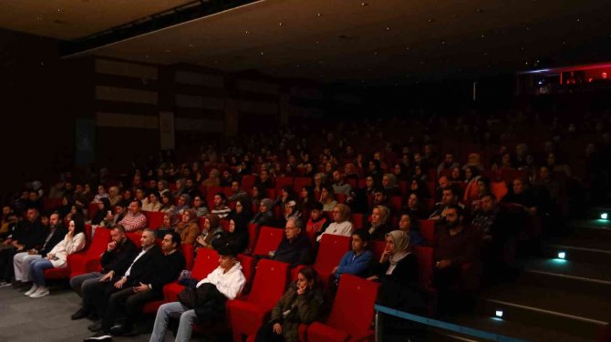 Nuri Pakdil’in Unutulmaz Eseri Başakşehir’de Sahnelendi