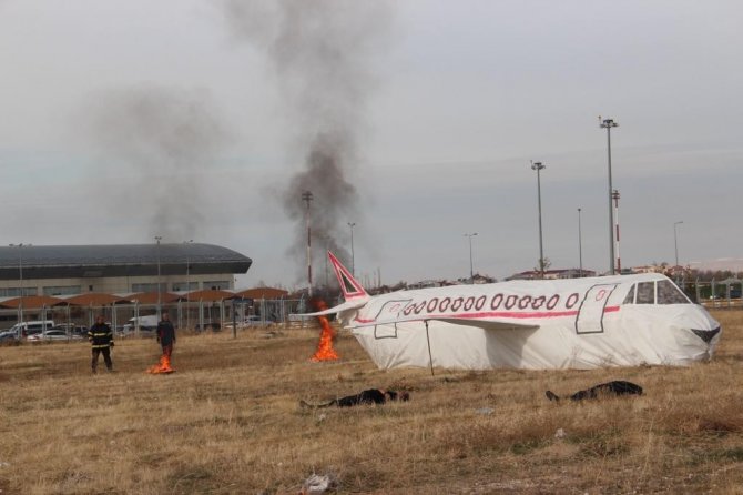Van’da Uçak Kazası Tatbikatı
