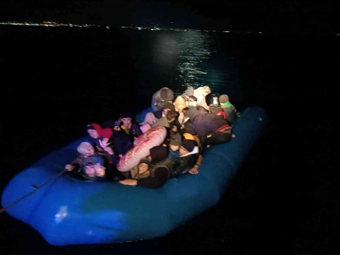 Radarla Tespit Edildiler, 45 Düzensiz Göçmen Yakalandı