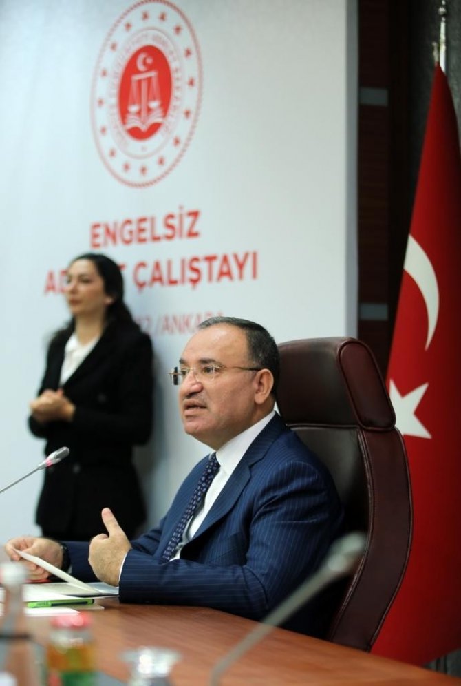 Adalet Bakanlığı İşaret Diliyle Hukuki Terimler Sözlüğü Hazırlıyor