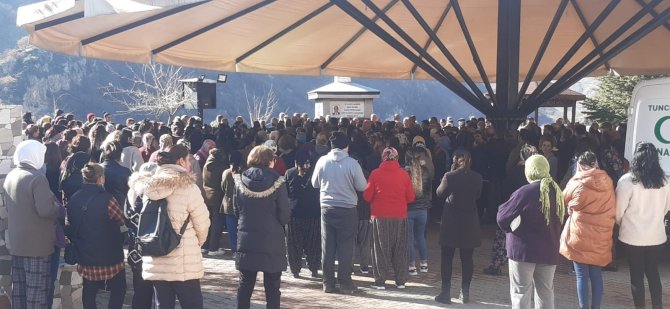 Almanya’da Cesedi Ormanlık Alanda Parçalanmış Halde Bulunan Şahıs Tunceli’de Toprağa Verildi