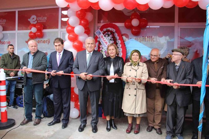 Başkan Atay Kitap Kafe’yi Hizmete Açtı, Hanımevi İçin ’Söz’ Verdi
