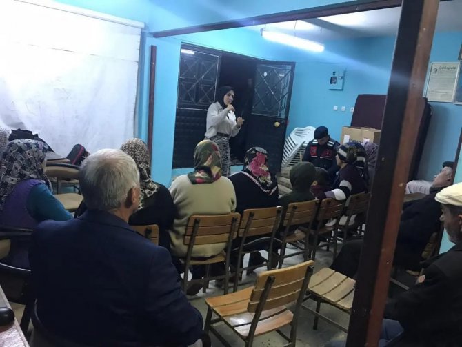 Karacasu’da Vatandaşlar ’Teknoloji Bağımlığı’ Konusunda Bilgilendirildi