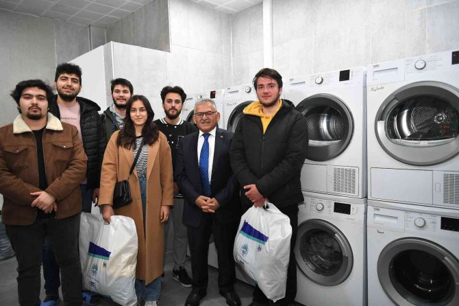 Çamaşır Yıkama Merkezi Takdir Topluyor