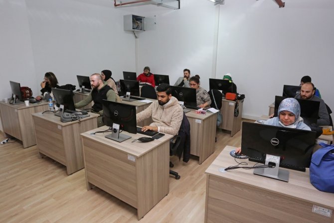 İ̇stihdamda Öncü Adres Camek