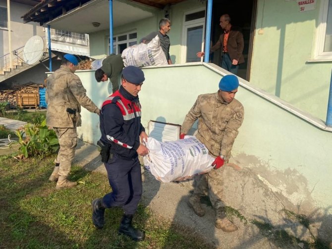 Ağır Hasarlı Binalara Asker Eli
