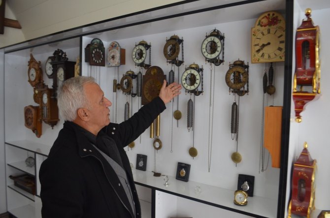Bu İş Yeri Antika Saatlerle Geçmişe Yolculuğa Çıkarıyor