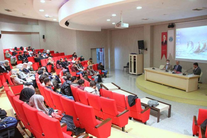 Yabancı Öğrenciler İçin Tanışma Toplantısı Düzenlendi