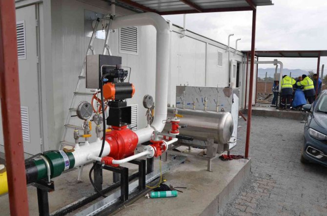 Başkan Kaplan, Doğalgaz Vanasını Açtı