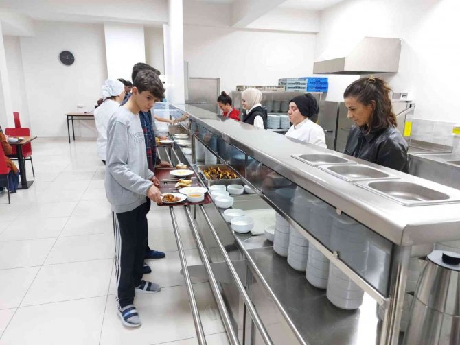 Samsun’da 32 Binden Fazla Öğrenciye Ücretsiz Yemek