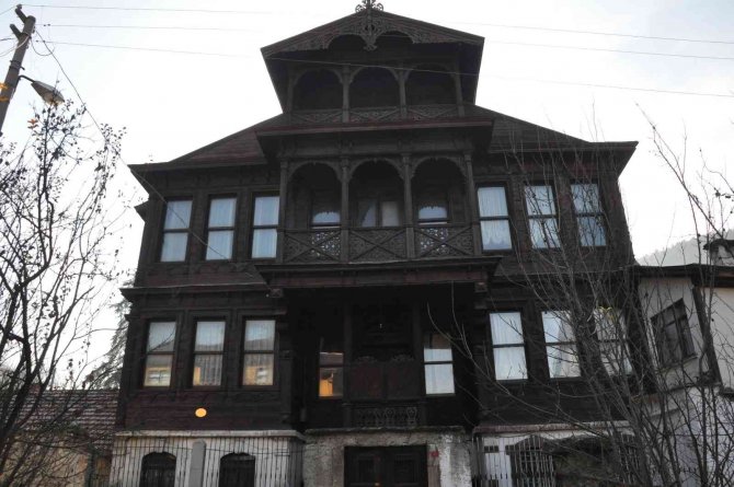 Anadolu’da Borak Mimariye Sahip Tek Konak 60 Milyon Liradan Satışa Sunuldu