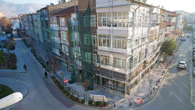 Niğde Belediyesi Sokakları Renklendiriyor