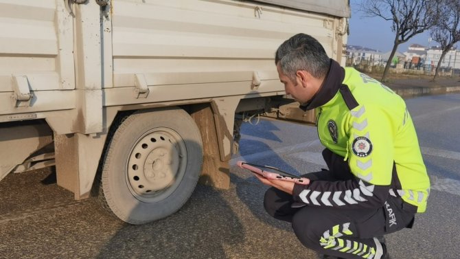 Kış Lastiğinde Kurallara Uymayan Sürücülere Ceza
