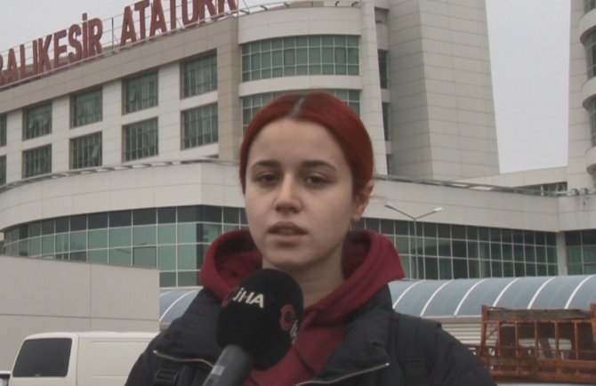 Otomobilin Çarptığı Kadın Hastanede Yaşam Mücadelesi Veriyor
