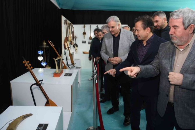 Türk Dünyası’nın Geleneksel Halk Çalgıları Tuzla’da Sergileniyor