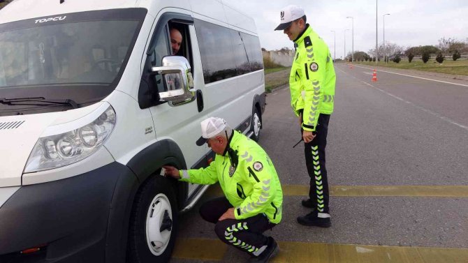 Sinop’ta Zorunlu ‘Kış Lastiği’ Denetimleri Başladı