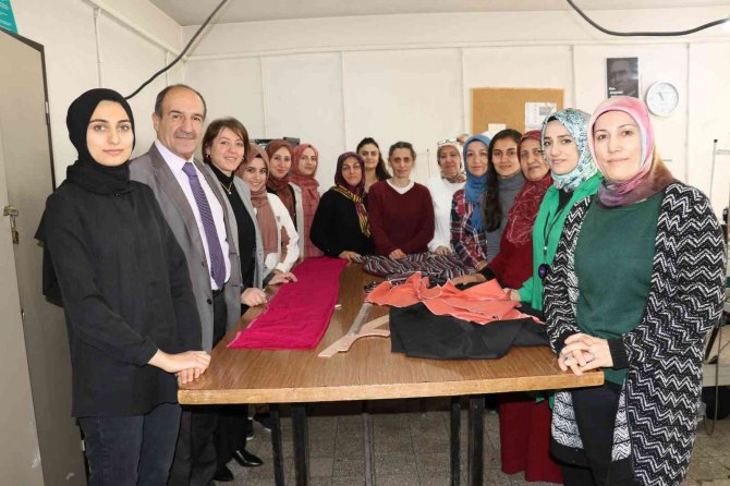Vanlı Kadınlar Hem Kurslarıyla Daha Mutlu