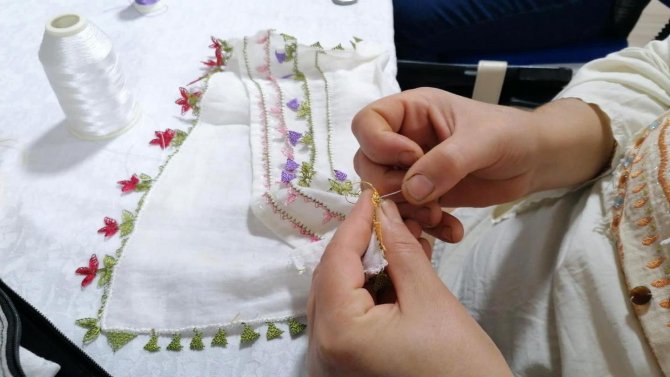 Yunusemreli Kadınlar İğne Oyası Ve Dikiş Öğreniyor