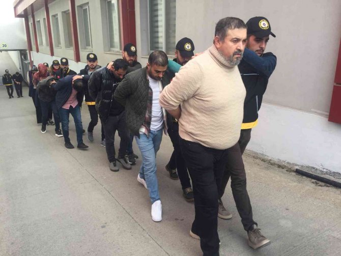 18 Yaşındaki Genç Hortum, Baston Ve Sopayla Dövülerek Öldürüldü: 6 Tutuklama