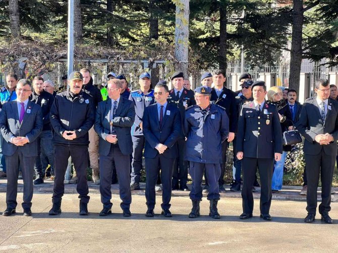 Kalbine Yenik Düşen Polis Memuru İçin Tören Düzenlendi