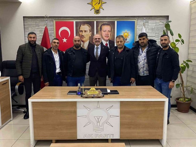 Ak Parti Efeler’e 208 Yeni Üye Katıldı