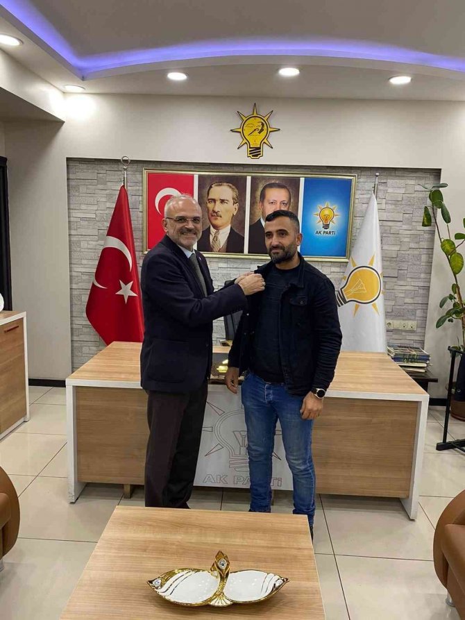 Ak Parti Efeler’e 208 Yeni Üye Katıldı